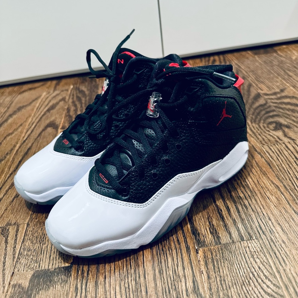 NEW Jordan B'Loyal GS 'Black White'- Size 4